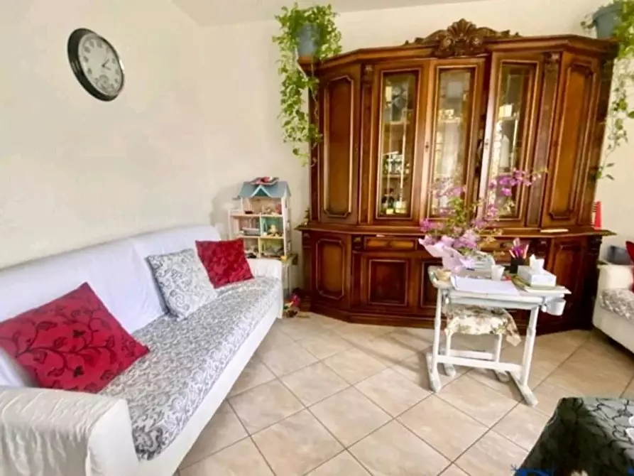 Immagine 15 di Casa indipendente in vendita  a Massa