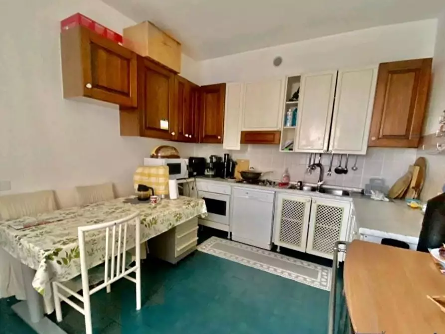 Immagine 13 di Casa indipendente in vendita  a Massa