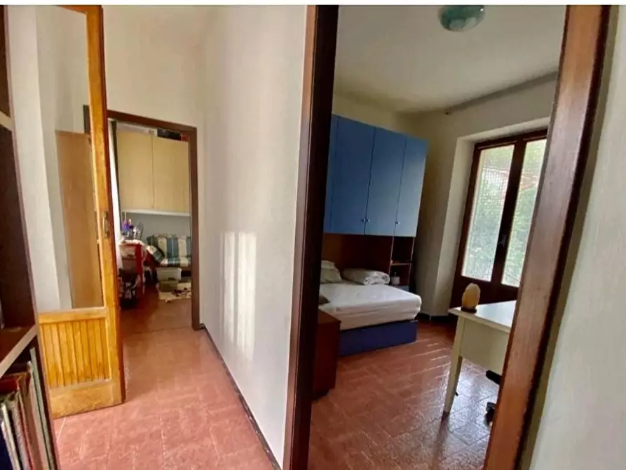 Immagine 11 di Casa indipendente in vendita  a Massa