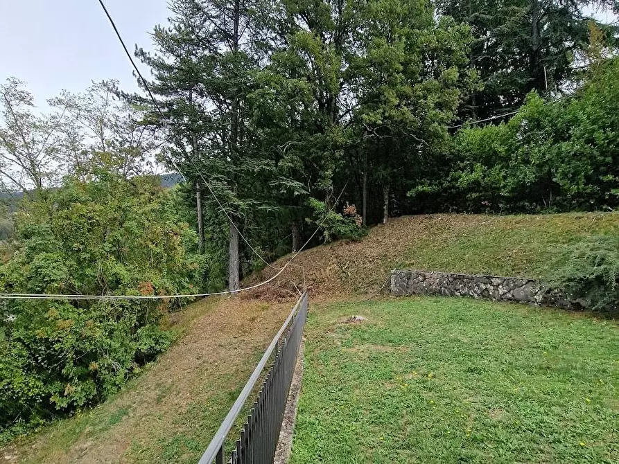 Immagine 10 di Villa in vendita  a Fivizzano