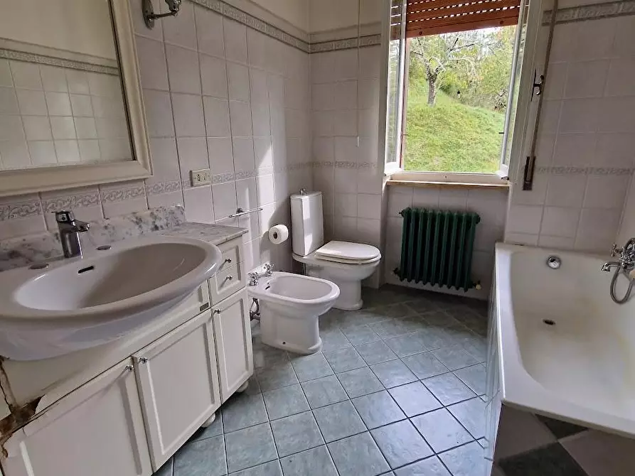 Immagine 46 di Villa in vendita  a Fivizzano