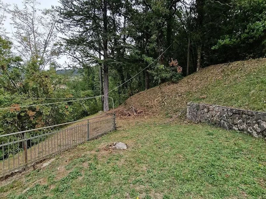 Immagine 11 di Villa in vendita  a Fivizzano