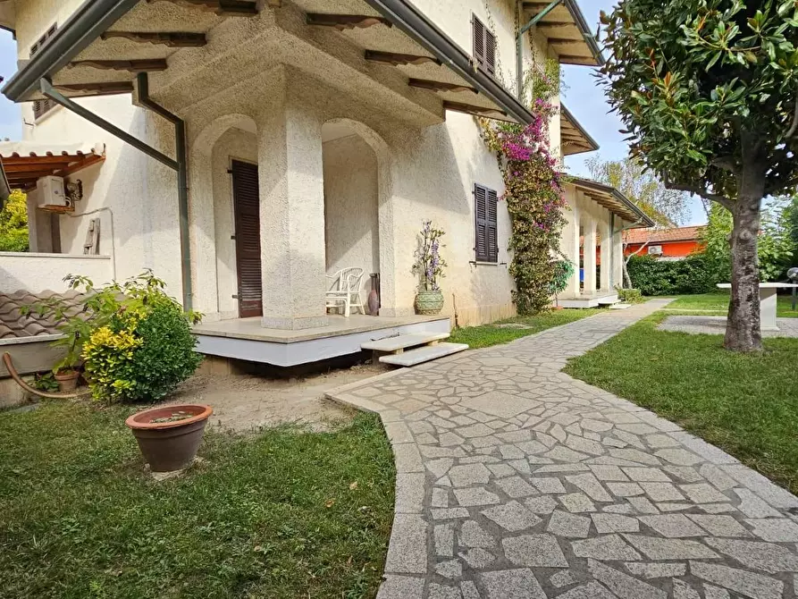 Immagine 35 di Casa indipendente in vendita  a Carrara