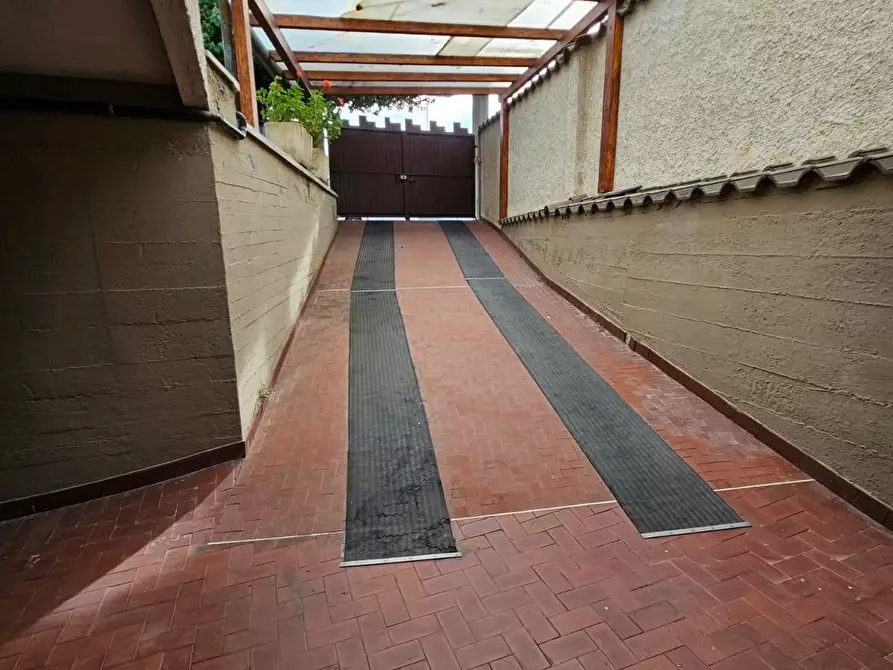 Immagine 26 di Casa indipendente in vendita  a Carrara