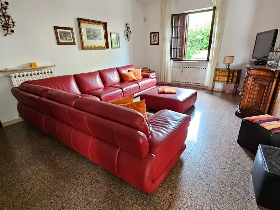 Immagine 4 di Casa indipendente in vendita  a Carrara