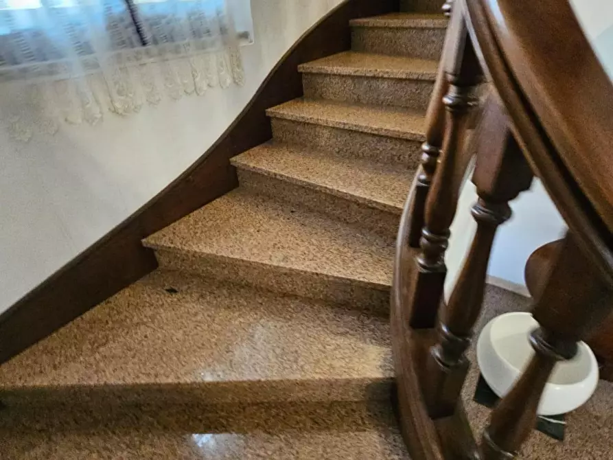 Immagine 13 di Casa indipendente in vendita  a Carrara