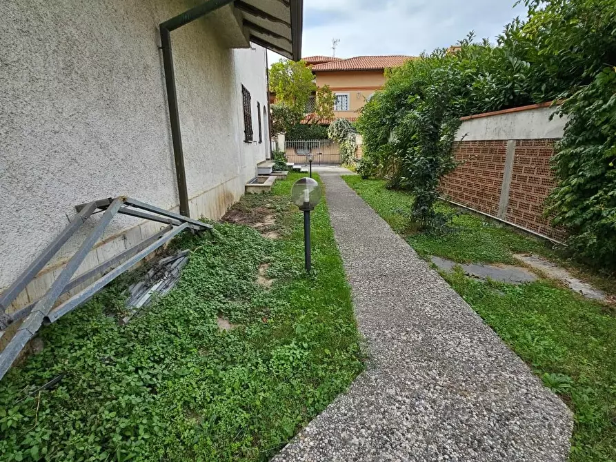 Immagine 34 di Casa indipendente in vendita  a Carrara