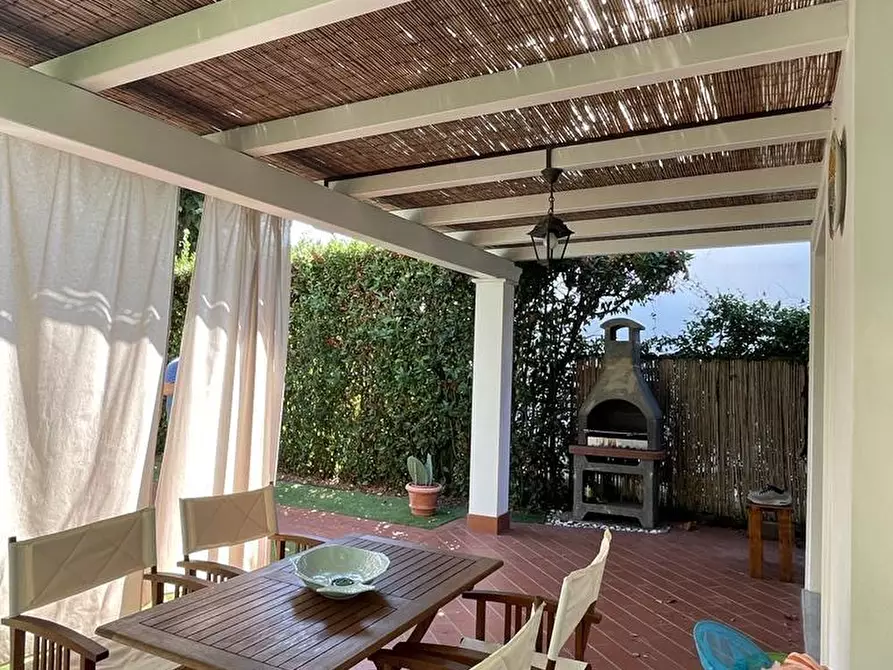 Immagine 24 di Casa indipendente in affitto  a Forte Dei Marmi