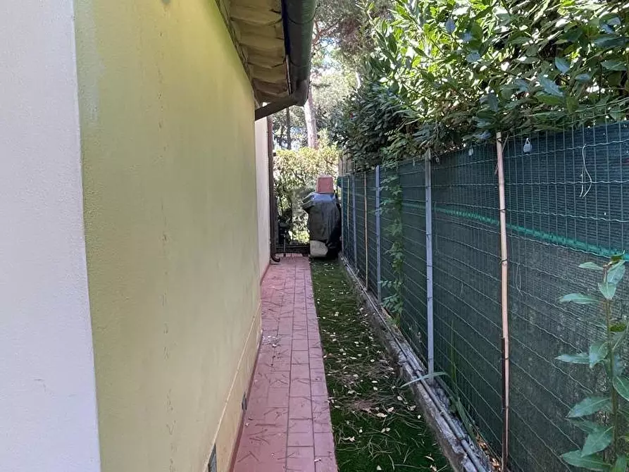 Immagine 21 di Casa indipendente in affitto  a Forte Dei Marmi