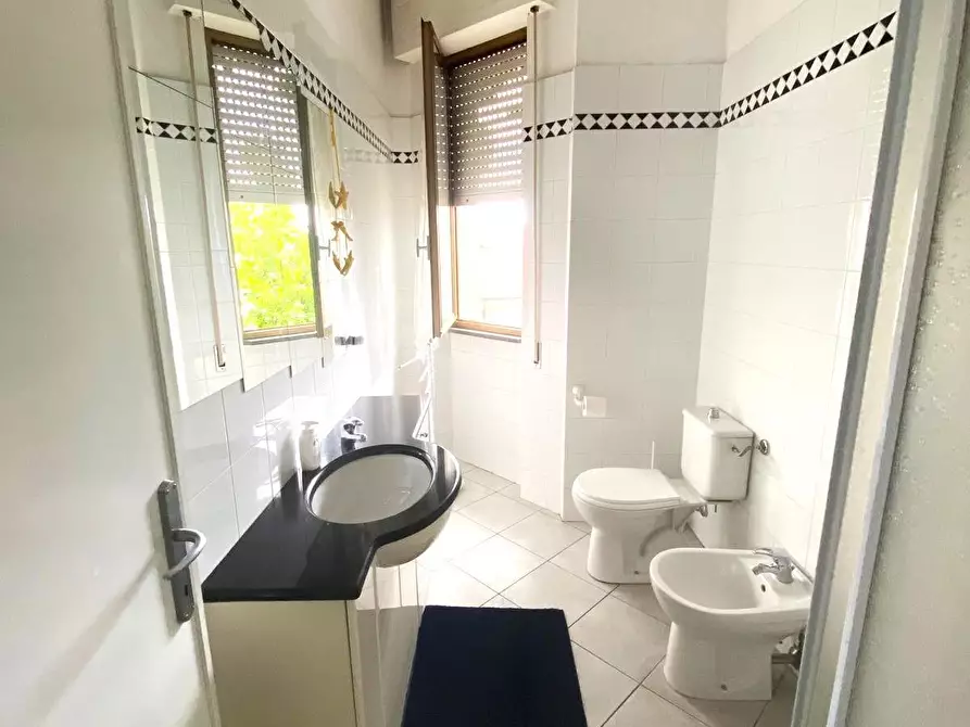 Immagine 12 di Appartamento in vendita  a Massa