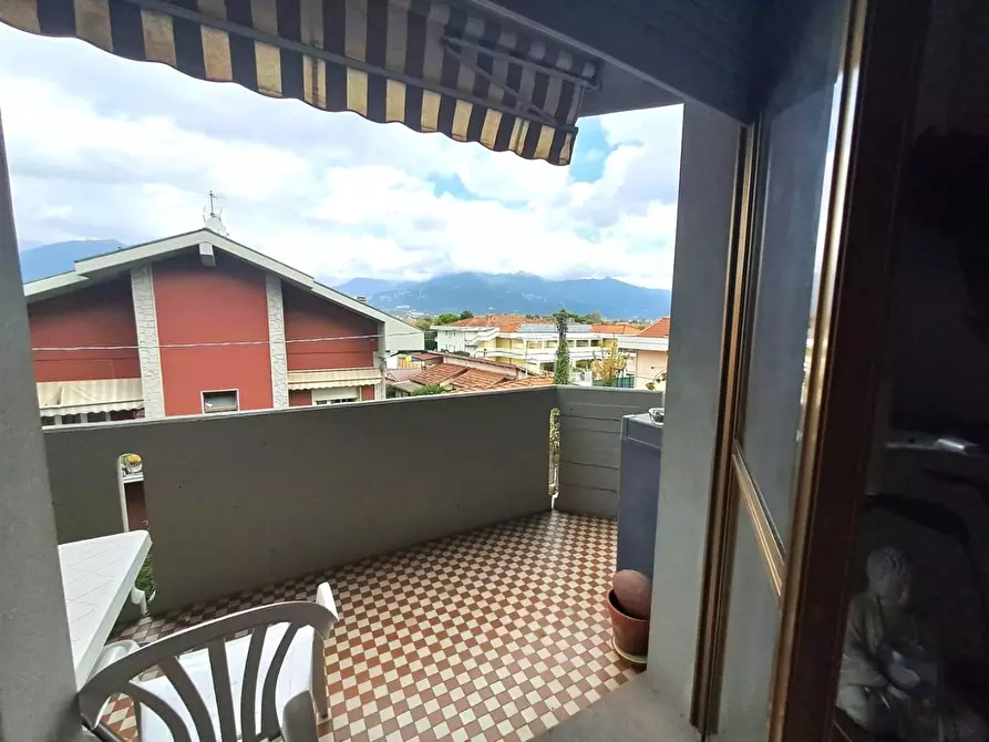 Immagine 15 di Appartamento in vendita  a Massa