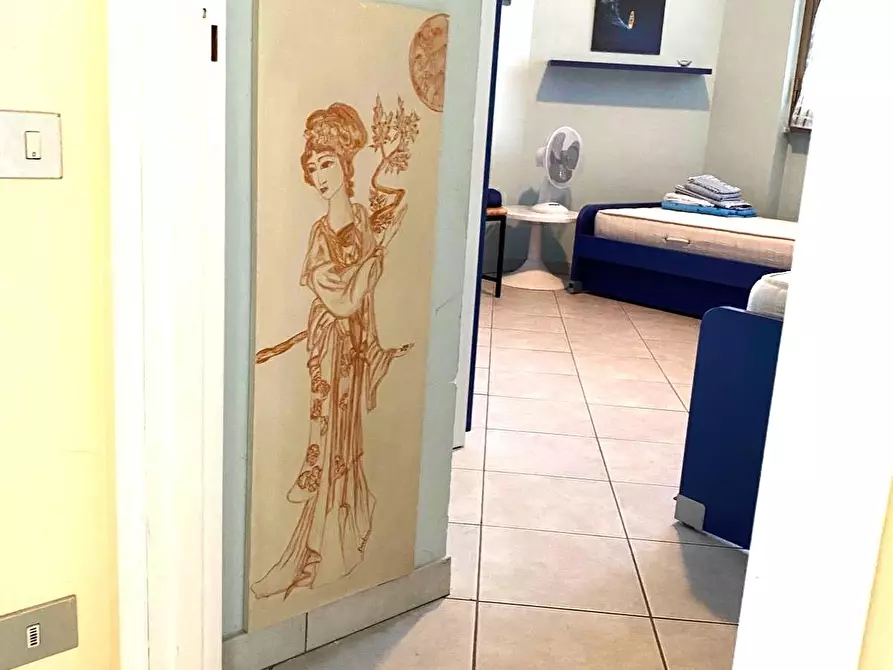 Immagine 11 di Appartamento in vendita  a Massa