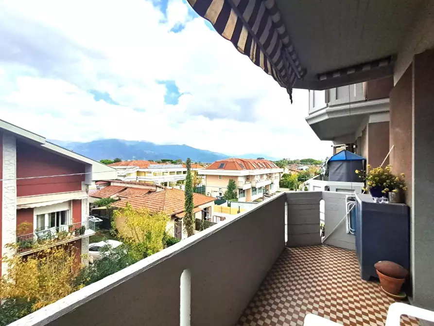 Immagine 14 di Appartamento in vendita  a Massa