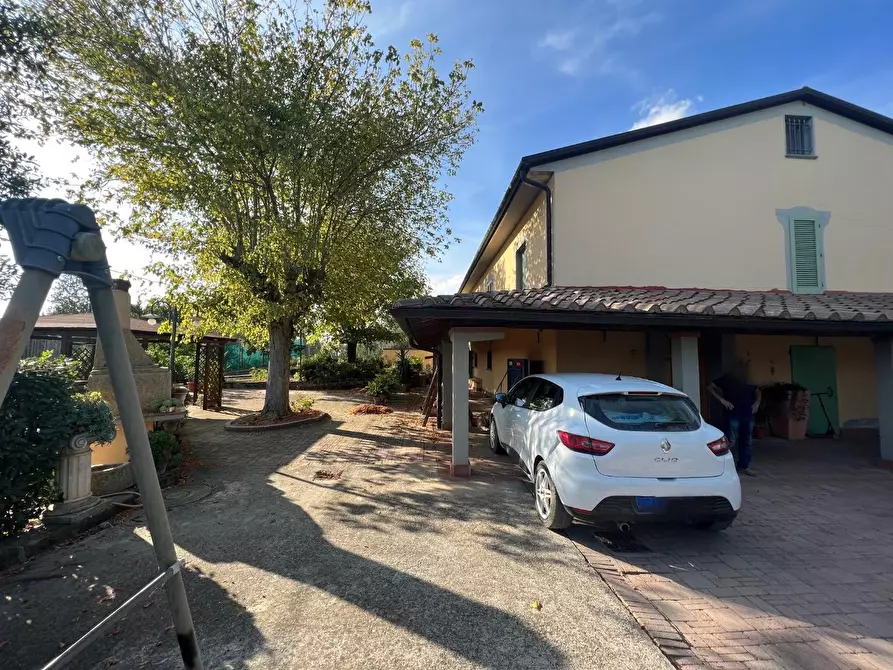 Immagine 3 di Villa in vendita  a Cerreto Guidi