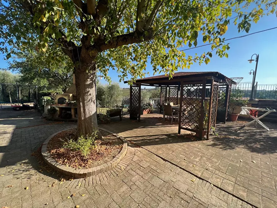 Immagine 15 di Villa in vendita  a Cerreto Guidi