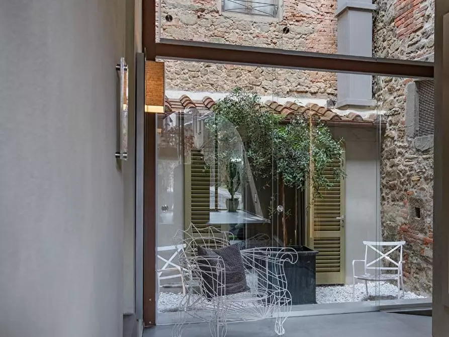 Immagine 12 di Albergo/B&B/Residence in vendita  a Montevarchi