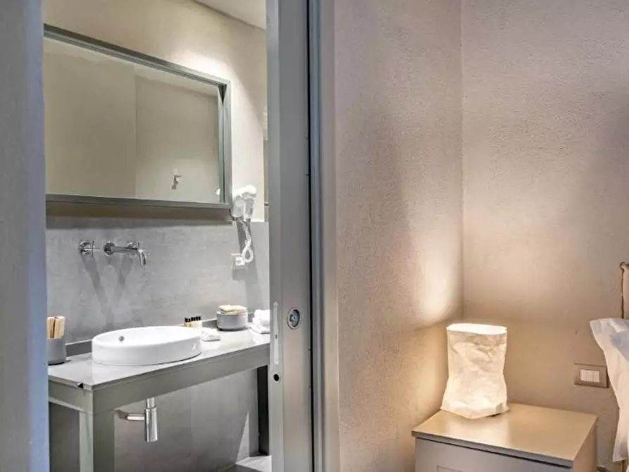 Immagine 40 di Albergo/B&B/Residence in vendita  a Montevarchi