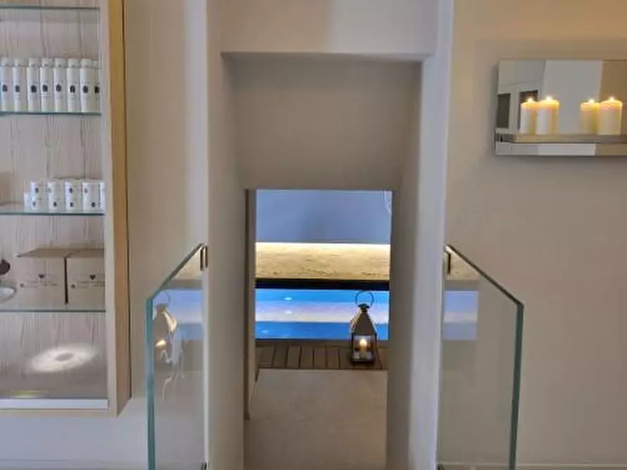 Immagine 11 di Albergo/B&B/Residence in vendita  a Montevarchi