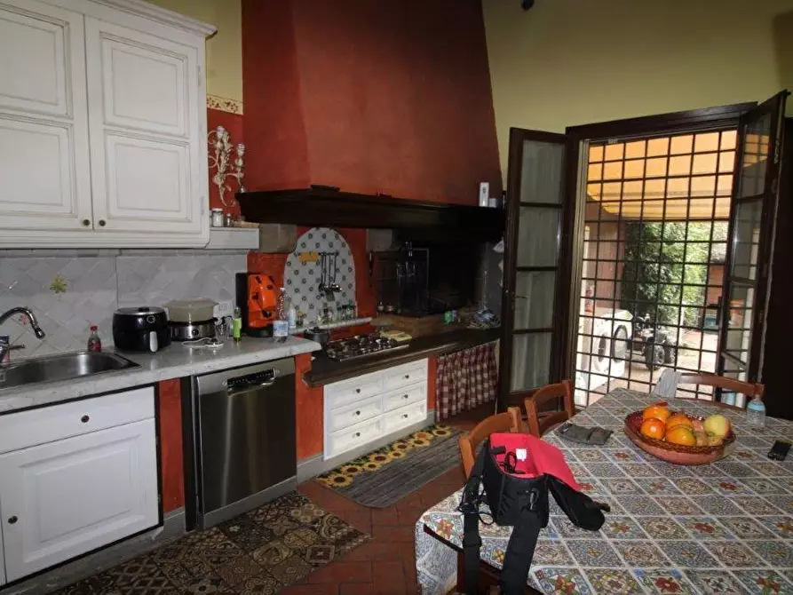 Immagine 5 di Porzione di casa in vendita  a Crespina Lorenzana