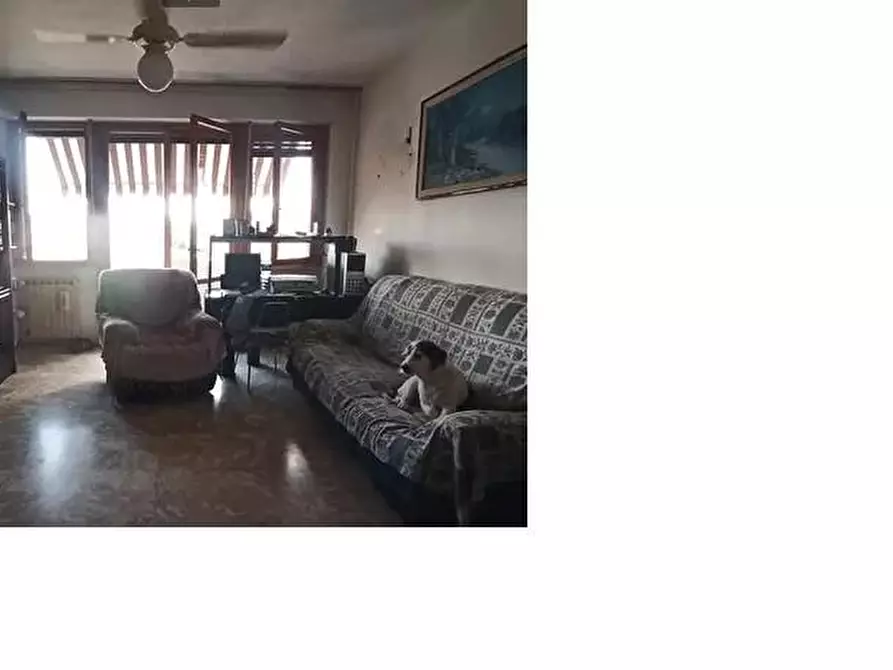 Immagine 2 di Appartamento in vendita  a Livorno