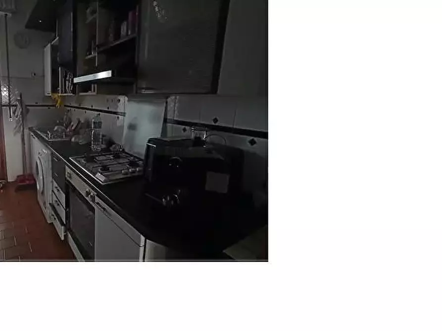 Immagine 3 di Appartamento in vendita  a Livorno