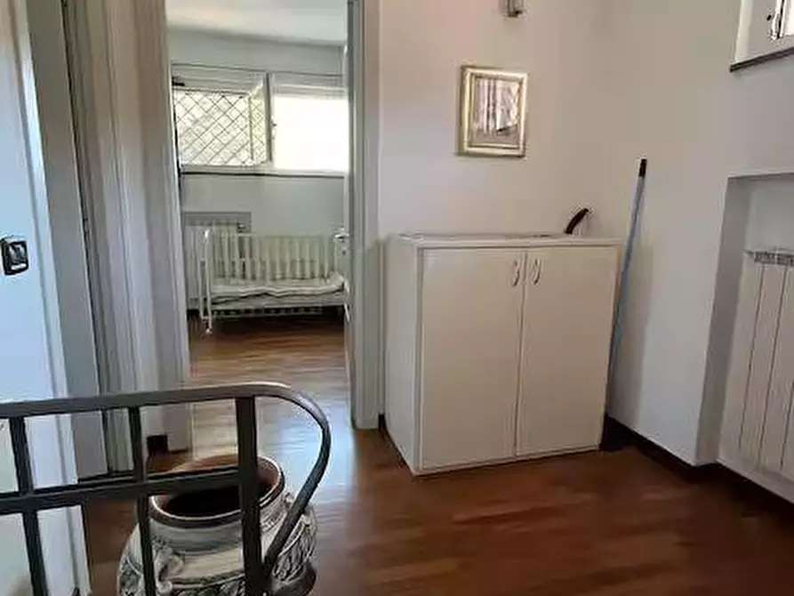 Immagine 13 di Casa indipendente in affitto  a Massa