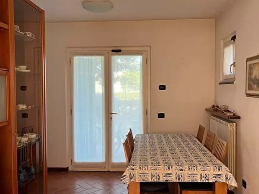 Immagine 4 di Casa indipendente in affitto  a Massa