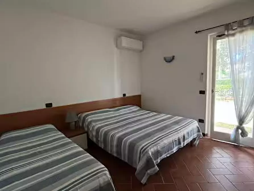 Immagine 8 di Casa indipendente in affitto  a Massa