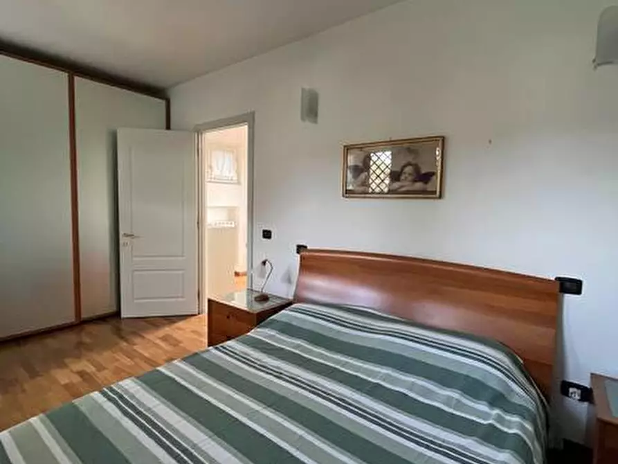 Immagine 3 di Casa indipendente in affitto  a Massa