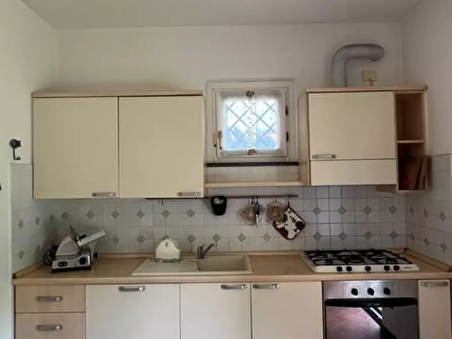 Immagine 9 di Casa indipendente in affitto  a Massa