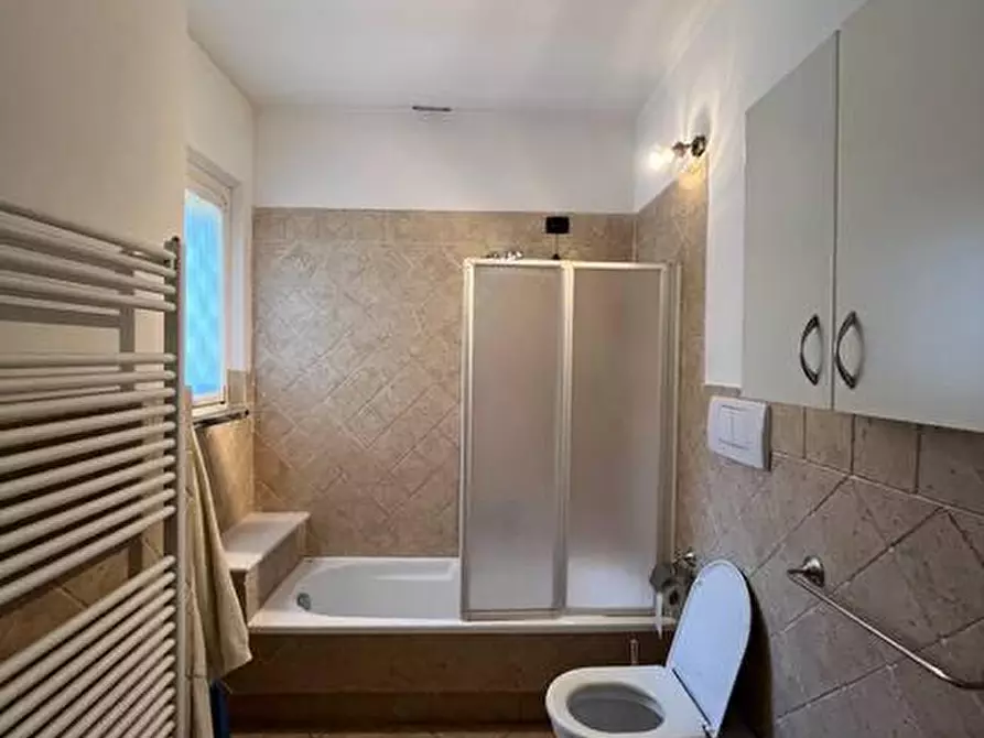 Immagine 6 di Casa indipendente in affitto  a Massa