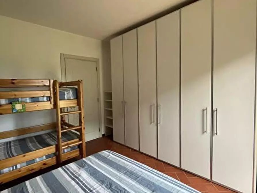 Immagine 10 di Casa indipendente in affitto  a Massa