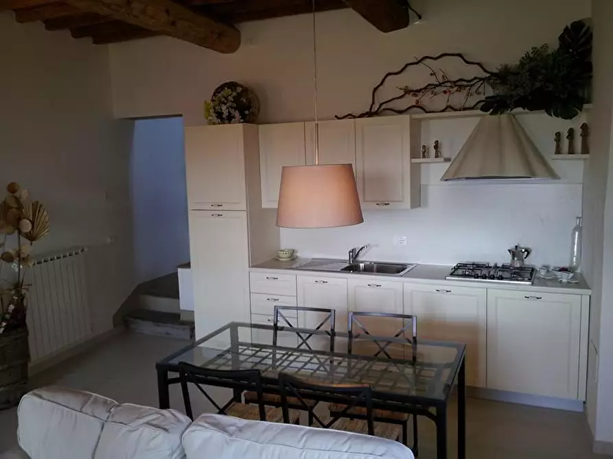 Immagine 8 di Appartamento in affitto  a Peccioli