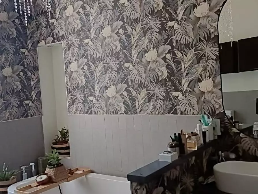 Immagine 19 di Appartamento in vendita  a La Spezia