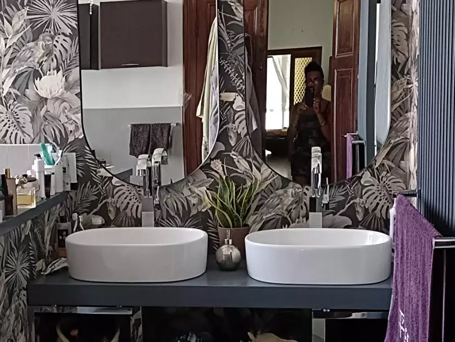 Immagine 15 di Appartamento in vendita  a La Spezia