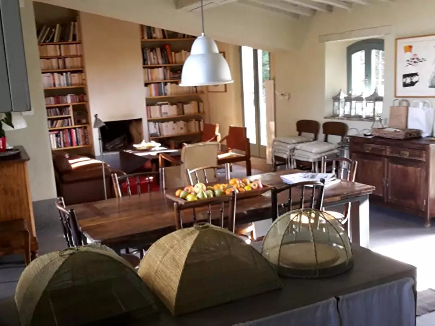 Immagine 4 di Casa colonica in vendita  a Castiglione D'orcia