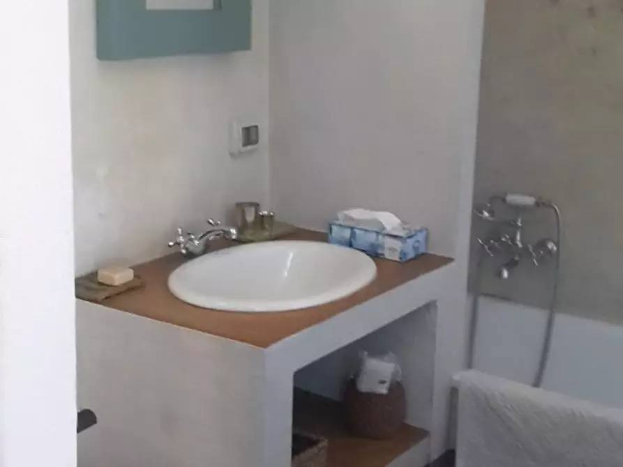 Immagine 8 di Casa colonica in vendita  a Castiglione D'orcia