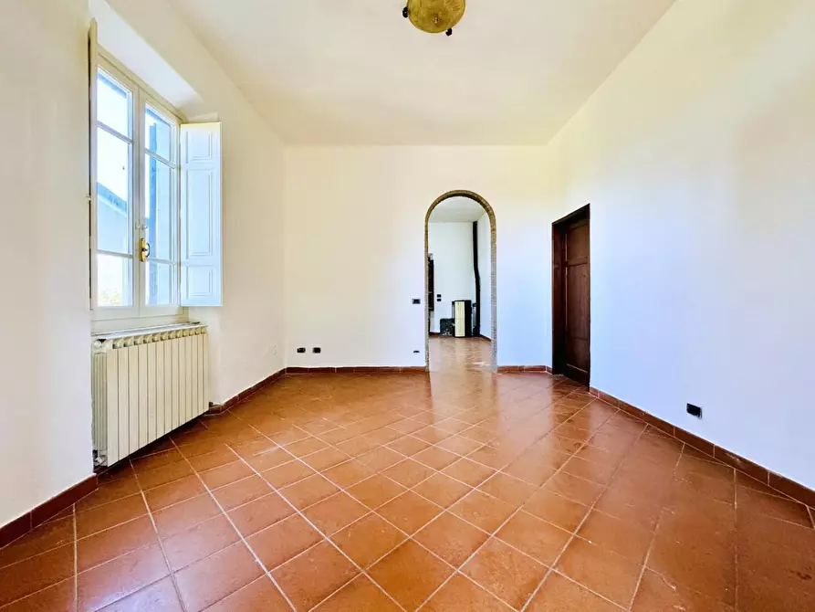 Immagine 1 di Casa bifamiliare in vendita  a Camaiore