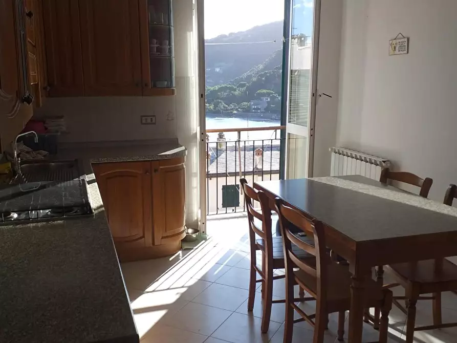 Immagine 2 di Appartamento in vendita  a Portovenere