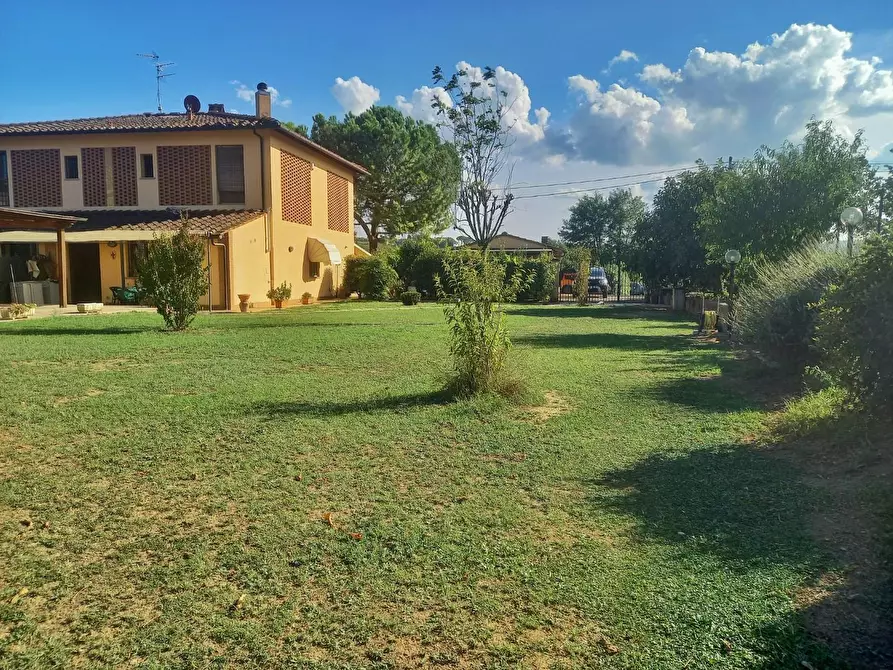 Immagine 12 di Deposito in vendita  a Castelfiorentino