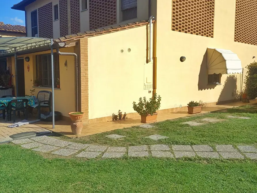 Immagine 9 di Deposito in vendita  a Castelfiorentino