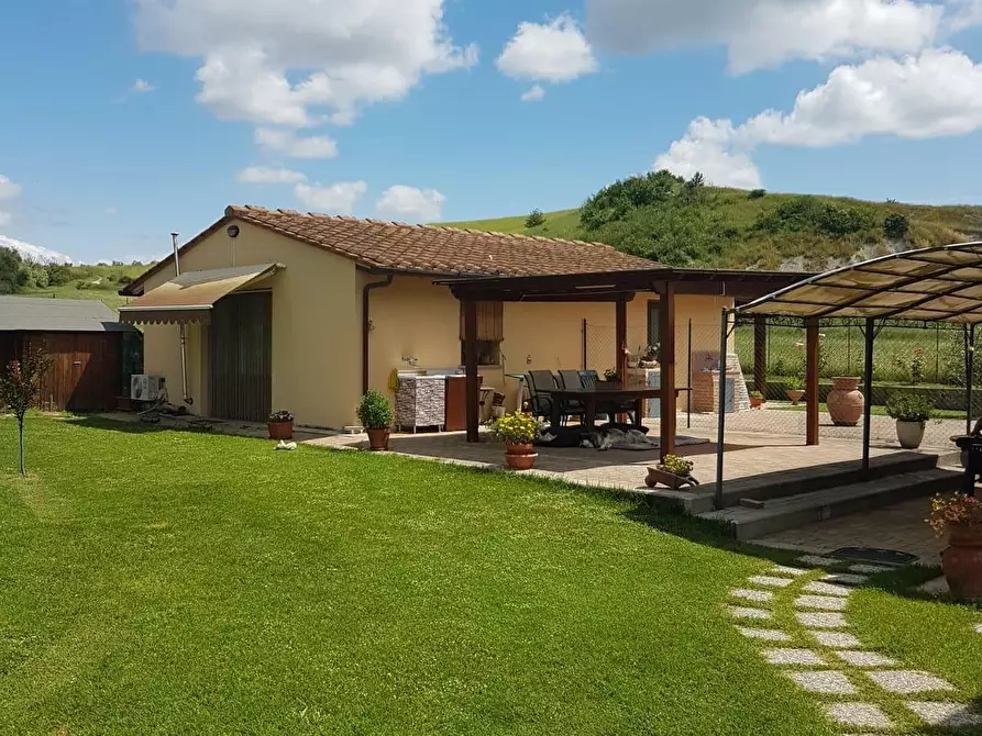 Immagine 34 di Deposito in vendita  a Castelfiorentino
