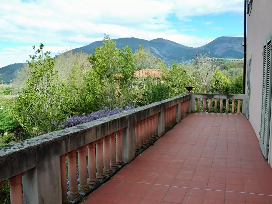 Immagine 5 di Villa in vendita  a Calci