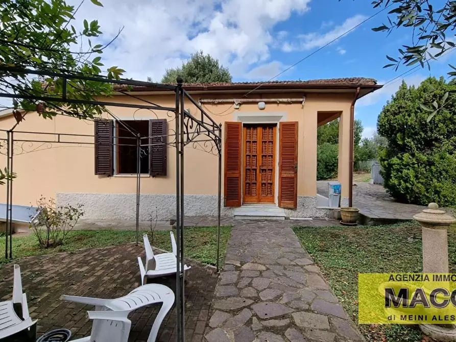 Immagine 18 di Villa in vendita  a Montopoli In Val D'arno