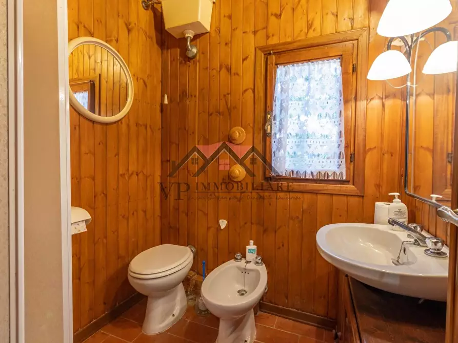 Immagine 10 di Baita in vendita  a Castelnuovo Val Di Cecina