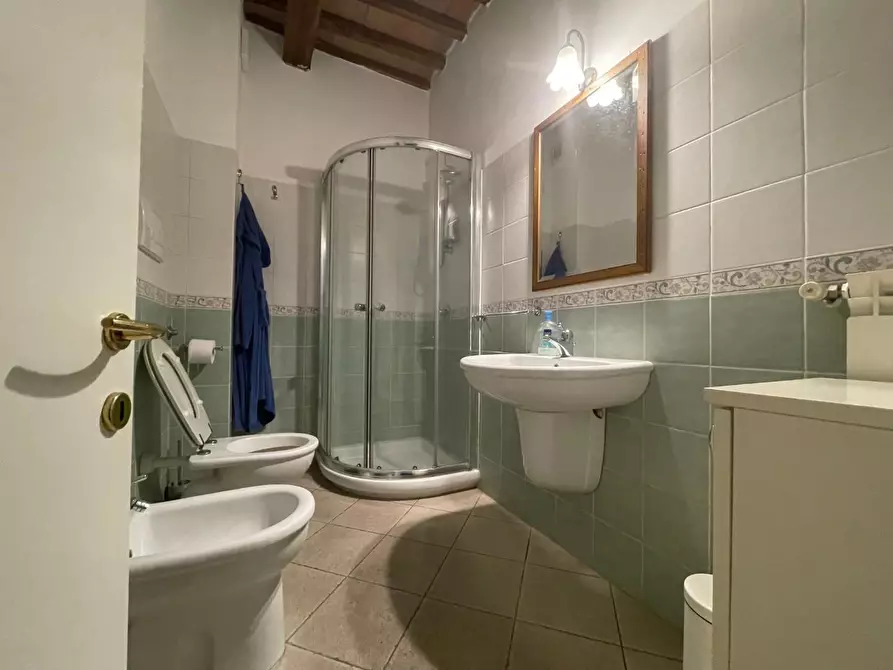 Immagine 10 di Palazzo in vendita  a Siena