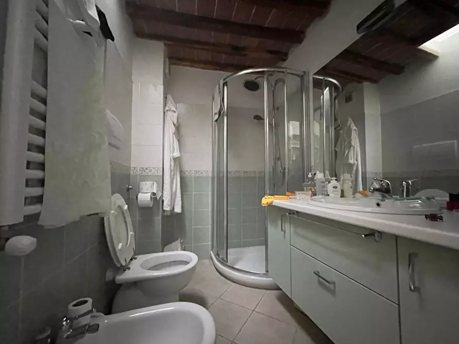 Immagine 18 di Palazzo in vendita  a Siena