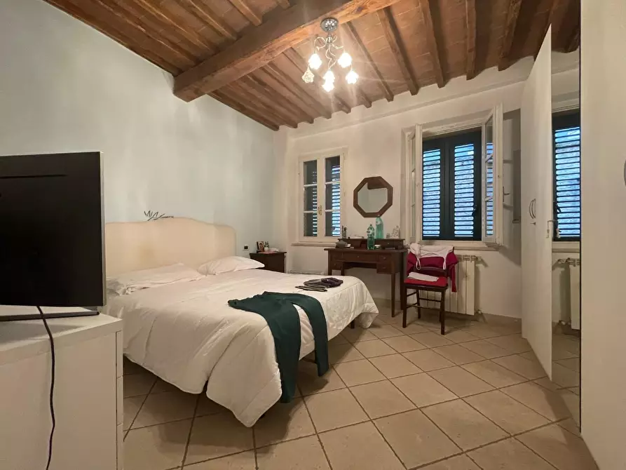 Immagine 16 di Palazzo in vendita  a Siena