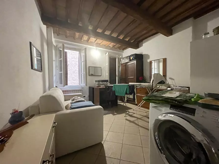 Immagine 12 di Palazzo in vendita  a Siena