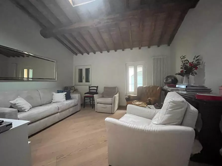 Immagine 17 di Palazzo in vendita  a Siena